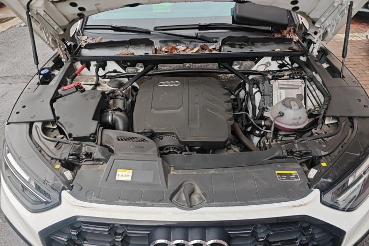 Used Audi Q5L 2023 40T Luxury Dynamic Model Engine Bay
