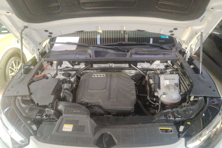 Used Audi Q5L 2023 40T Fashionable and Dynamic Edition Engine Bay
