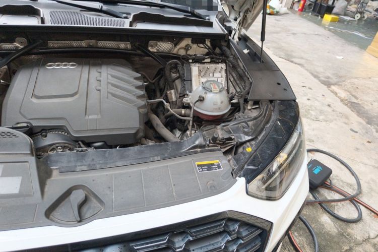 Used Audi Q5L 2023 45T Luxury Dynamic Model Engine Bay Left
