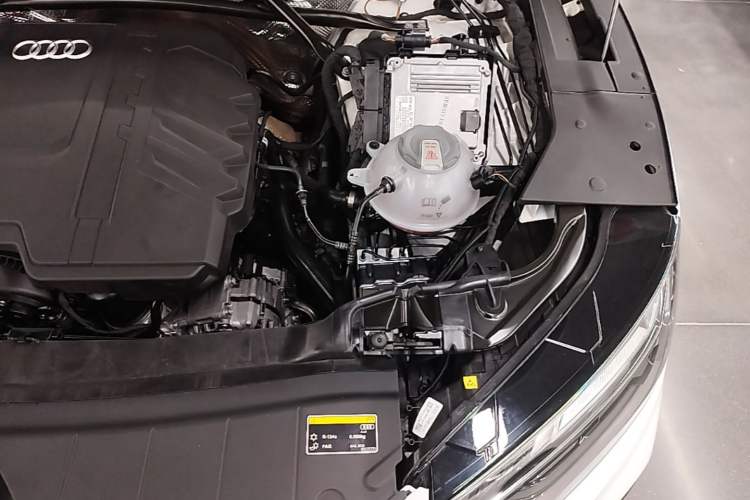 Used Audi Q5L 2023 40T Luxury Dynamic Model Engine Bay Left