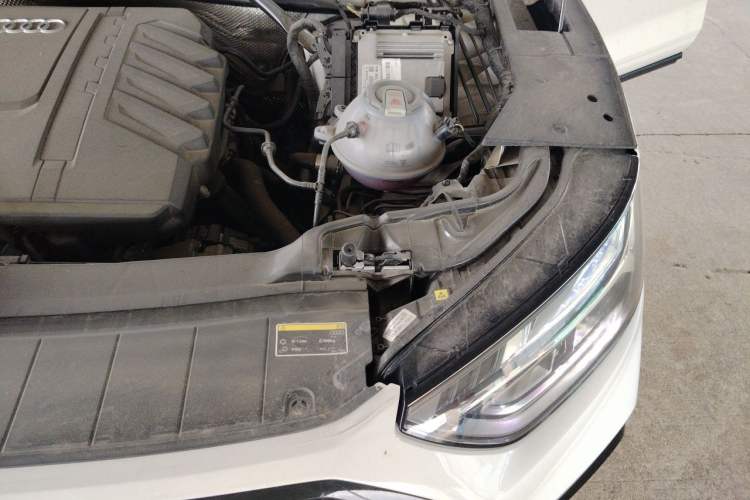 Used Audi Q5L 2023 40T Luxury Dynamic Model Engine Bay Left