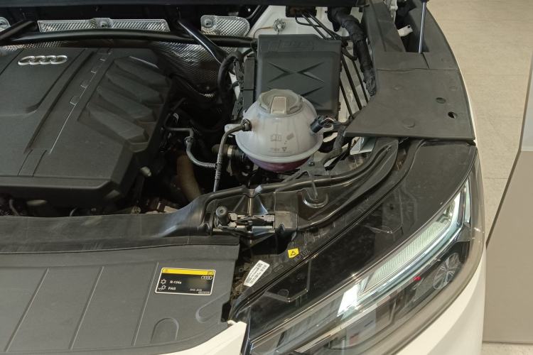 Used Audi Q5L 2023 40T Luxury Dynamic Model Engine Bay Left