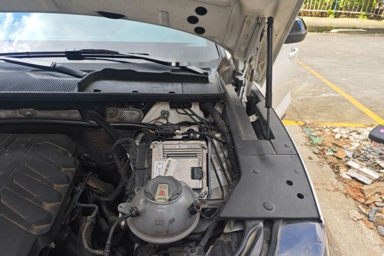 Used Audi Q5L 2023 40T Luxury Dynamic Model Engine Bay Left