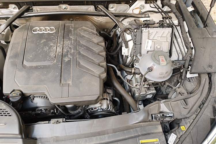 Used Audi Q5L 2023 45T Luxury Dynamic Model Engine Bay Left