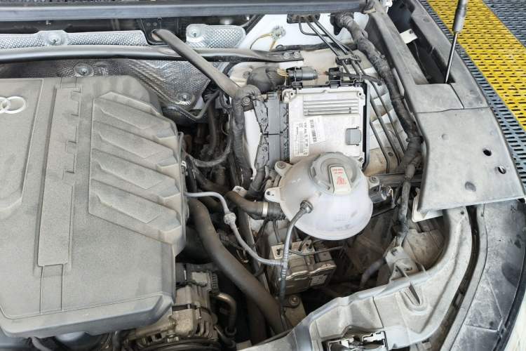 Used Audi Q5L 2023 40T Fashionable and Dynamic Edition Engine Bay Left