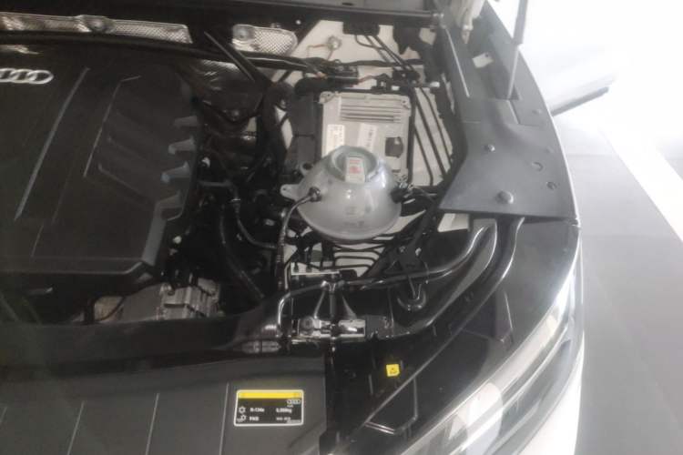 Used Audi Q5L 2023 40T Luxury Dynamic Model Engine Bay Left
