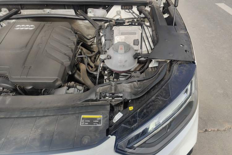 Used Audi Q5L 2023 40T Luxury Dynamic Model Engine Bay Left