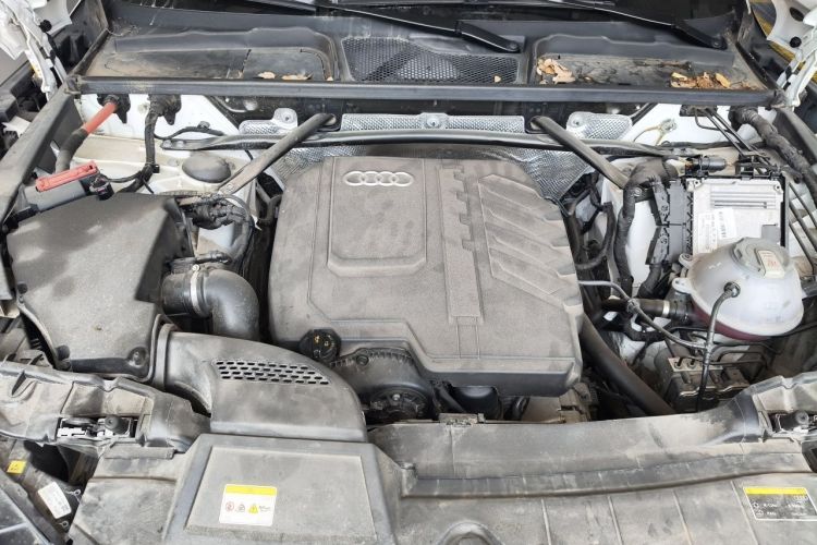 Used Audi Q5L 2023 40T Fashionable and Dynamic Edition Engine Bay