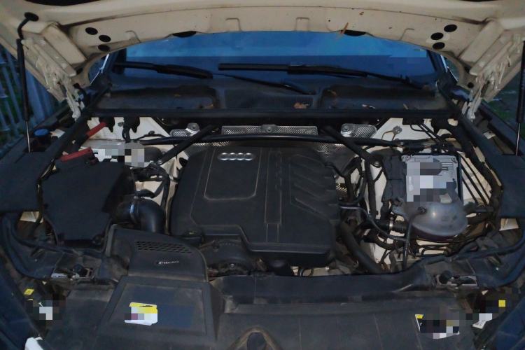 Used Audi Q5L 2023 40T Luxury Dynamic Model Engine Bay