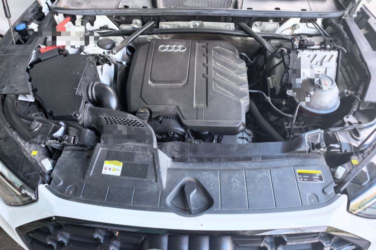 Used Audi Q5L 2023 45T Luxury Dynamic Model Engine Bay