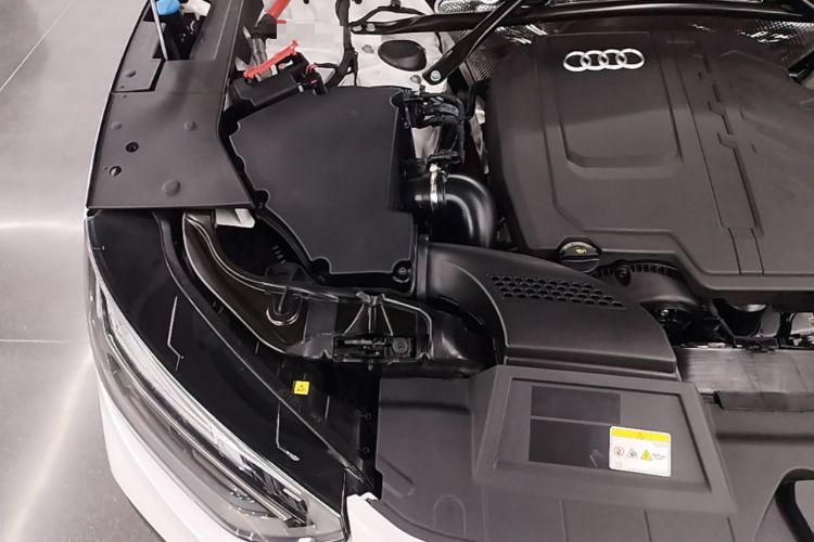 Used Audi Q5L 2023 40T Luxury Dynamic Model Engine Bay Right
