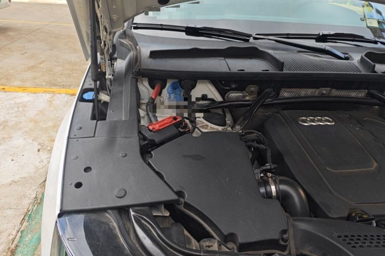 Used Audi Q5L 2023 40T Luxury Dynamic Model Engine Bay Right