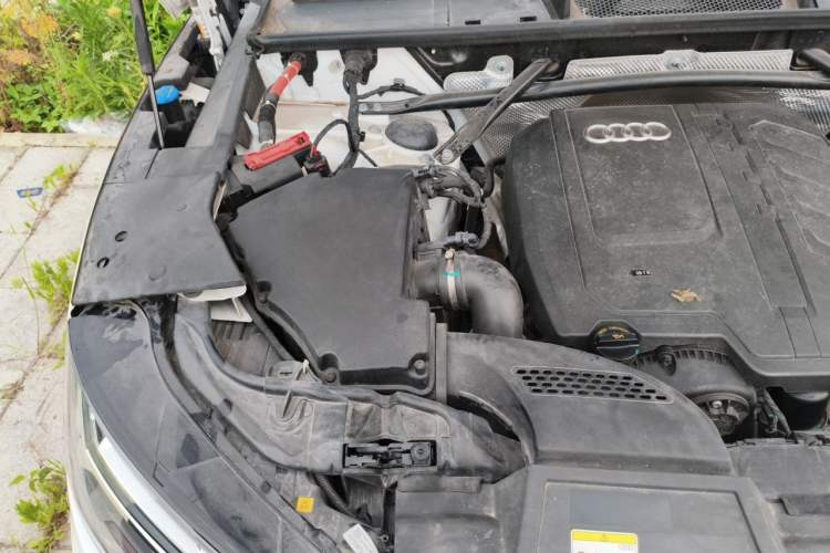 Used Audi Q5L 2023 40T Fashionable and Dynamic Edition Engine Bay Right