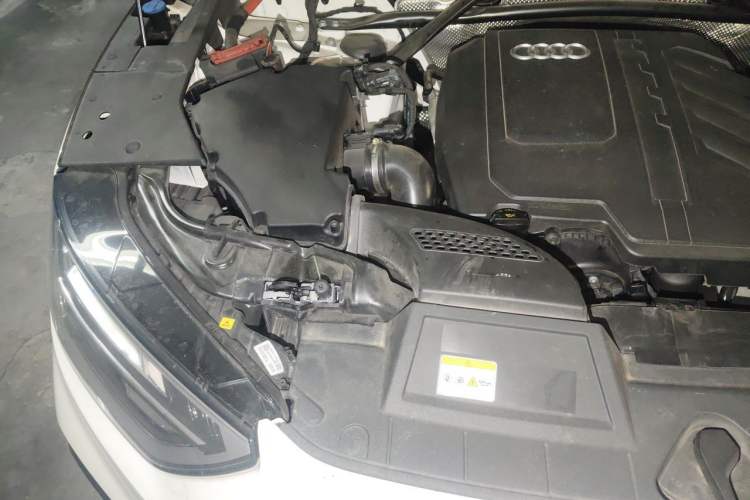 Used Audi Q5L 2023 40T Luxury Dynamic Model Engine Bay Right