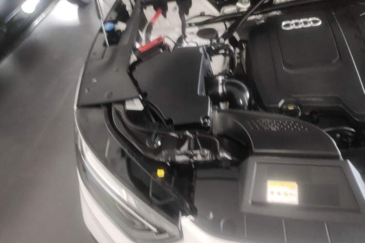Used Audi Q5L 2023 40T Luxury Dynamic Model Engine Bay Right