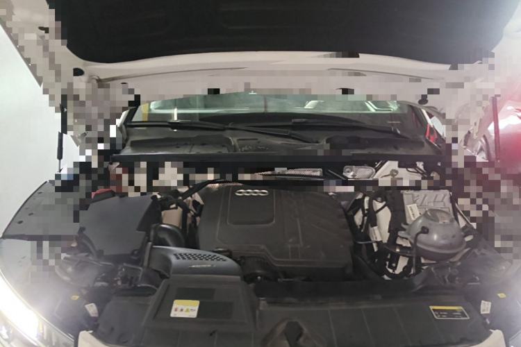 Used Audi Q5L 2023 45T Luxury Dynamic Model Engine Bay