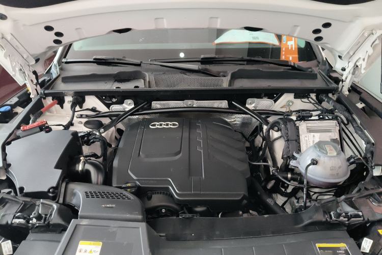 Used Audi Q5L 2023 40T Fashionable and Dynamic Edition Engine Bay