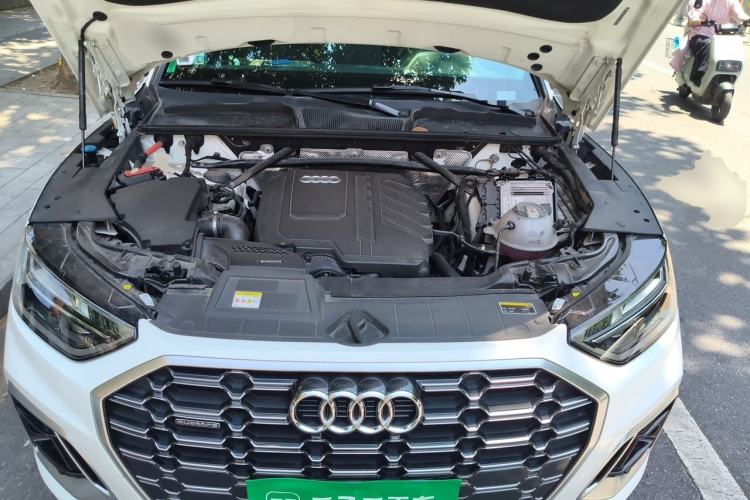 Used Audi Q5L 2023 40T Fashionable and Dynamic Edition Engine Bay