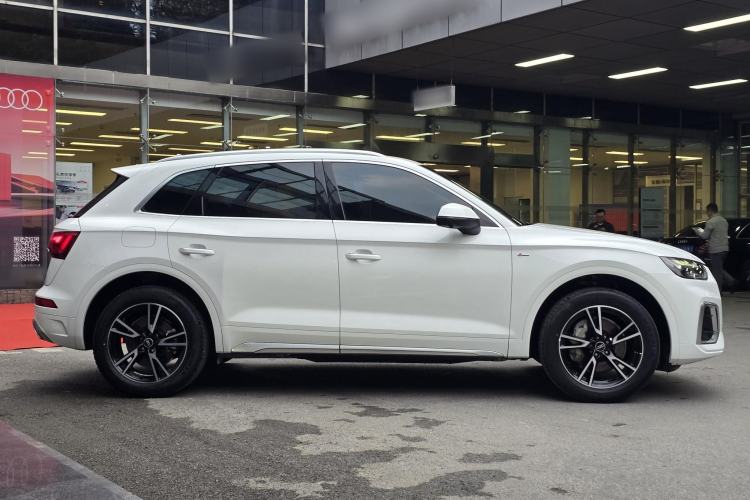 Used Audi Q5L 2023 40T Fashionable and Dynamic Edition Exterior 1