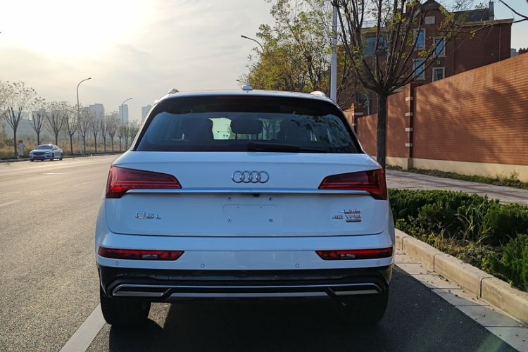 Used Audi Q5L 2023 40T Fashionable and Elegant Version Exterior 5