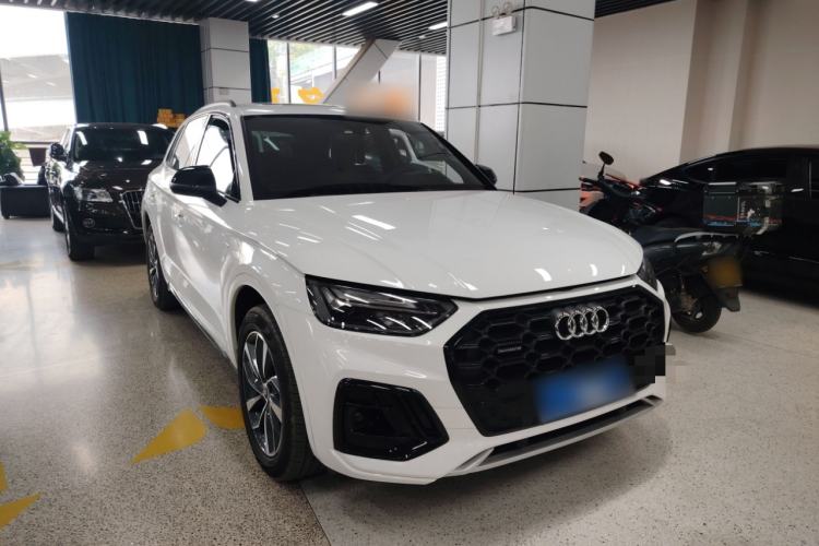Used Audi Q5L 2023 40T Luxury Dynamic Model Front Right 45 Deg