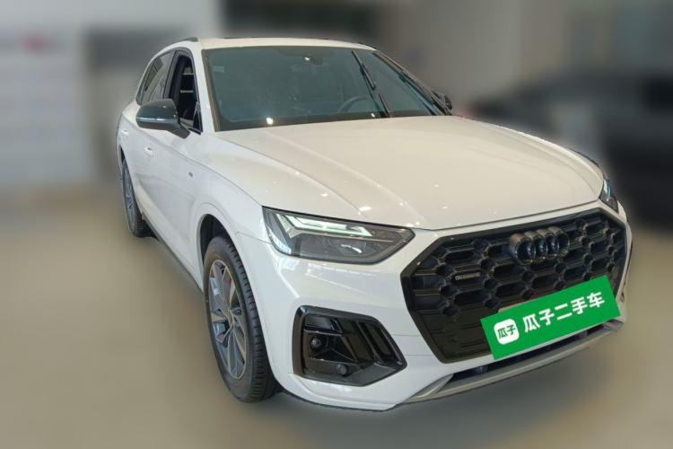 Used Audi Q5L 2023 40T Luxury Dynamic Model Front Right 45 Deg