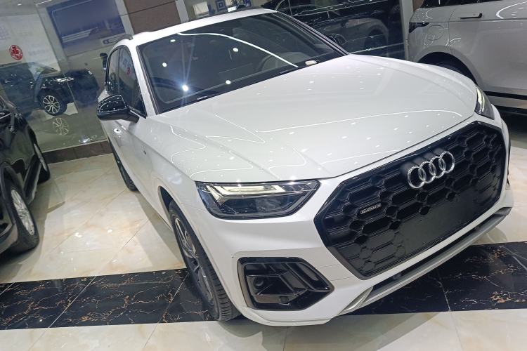 Used Audi Q5L 2023 40T Luxury Dynamic Model Front Right 45 Deg
