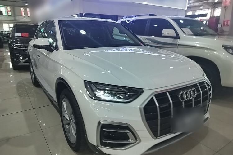 Used Audi Q5L 2023 40T Luxury Elegant Model Front Right 45 Deg