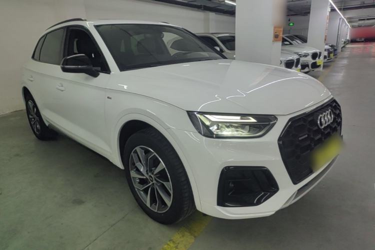 Used Audi Q5L 2023 40T Luxury Dynamic Model Front Right 45 Deg