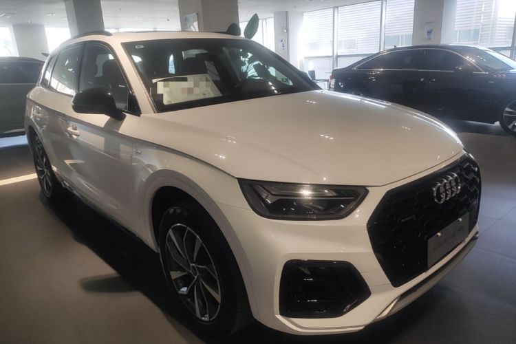Used Audi Q5L 2023 40T Luxury Dynamic Model Front Right 45 Deg
