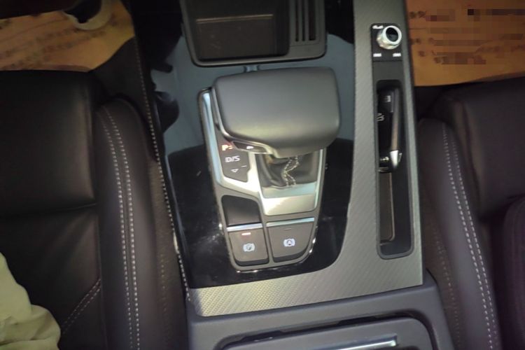 Used Audi Q5L 2023 40T Luxury Dynamic Model Gear Lever