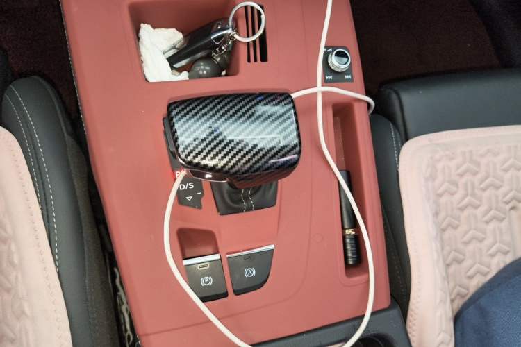 Used Audi Q5L 2023 40T Fashionable and Dynamic Edition Gear Lever