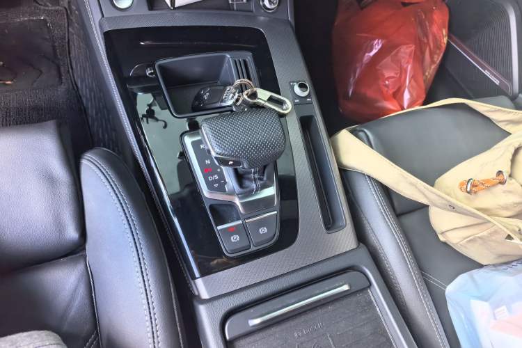 Used Audi Q5L 2023 45T Luxury Dynamic Model Gear Lever