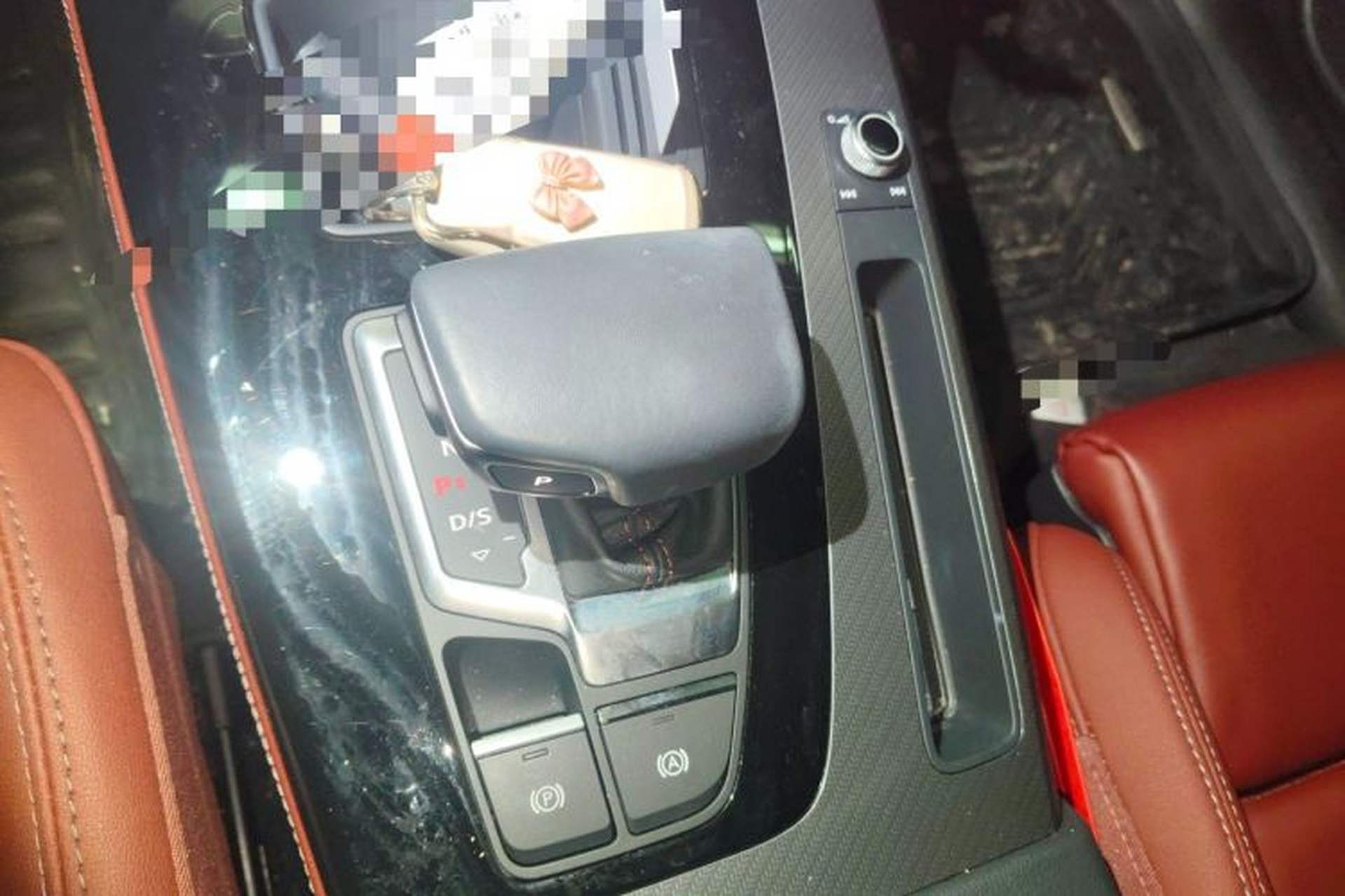 Used Audi Q5L 2023 40T Luxury Dynamic Model Gear Lever
