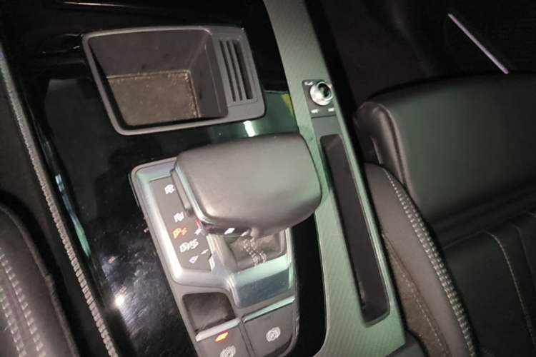 Used Audi Q5L 2023 45T Luxury Dynamic Model Gear Lever