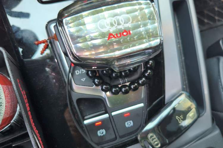 Used Audi Q5L 2023 40T Fashionable and Dynamic Edition Gear Lever