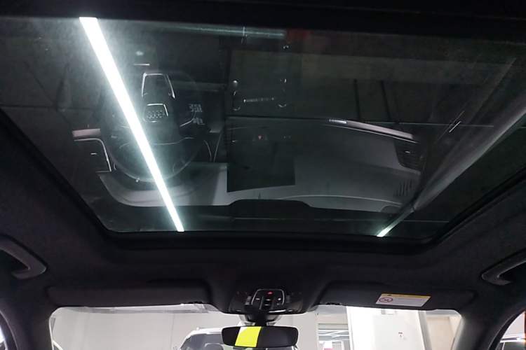 Used Audi Q5L 2023 40T Luxury Dynamic Model Headliner