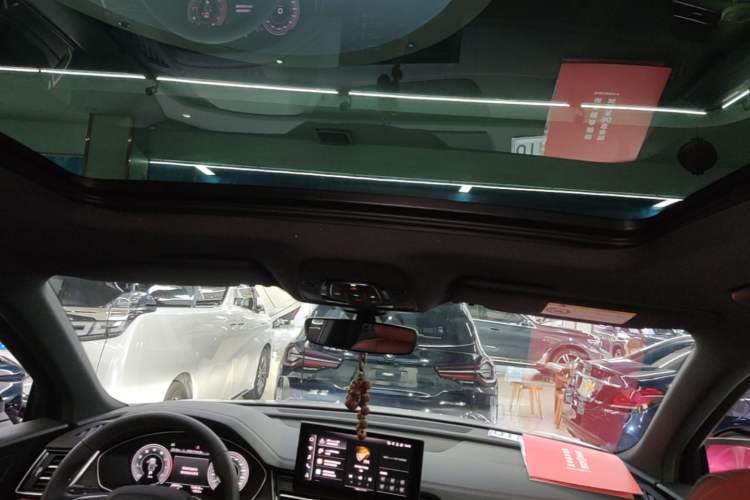 Used Audi Q5L 2023 40T Luxury Dynamic Model Headliner