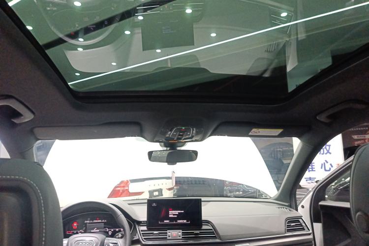 Used Audi Q5L 2023 40T Luxury Dynamic Model Headliner
