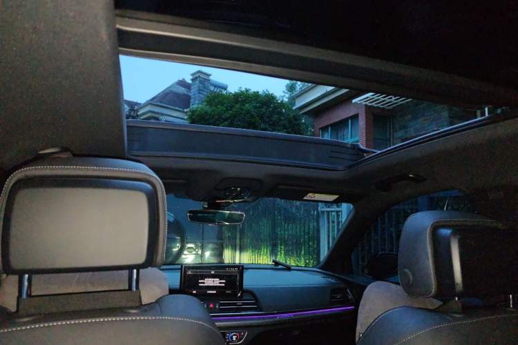 Used Audi Q5L 2023 40T Luxury Dynamic Model Headliner
