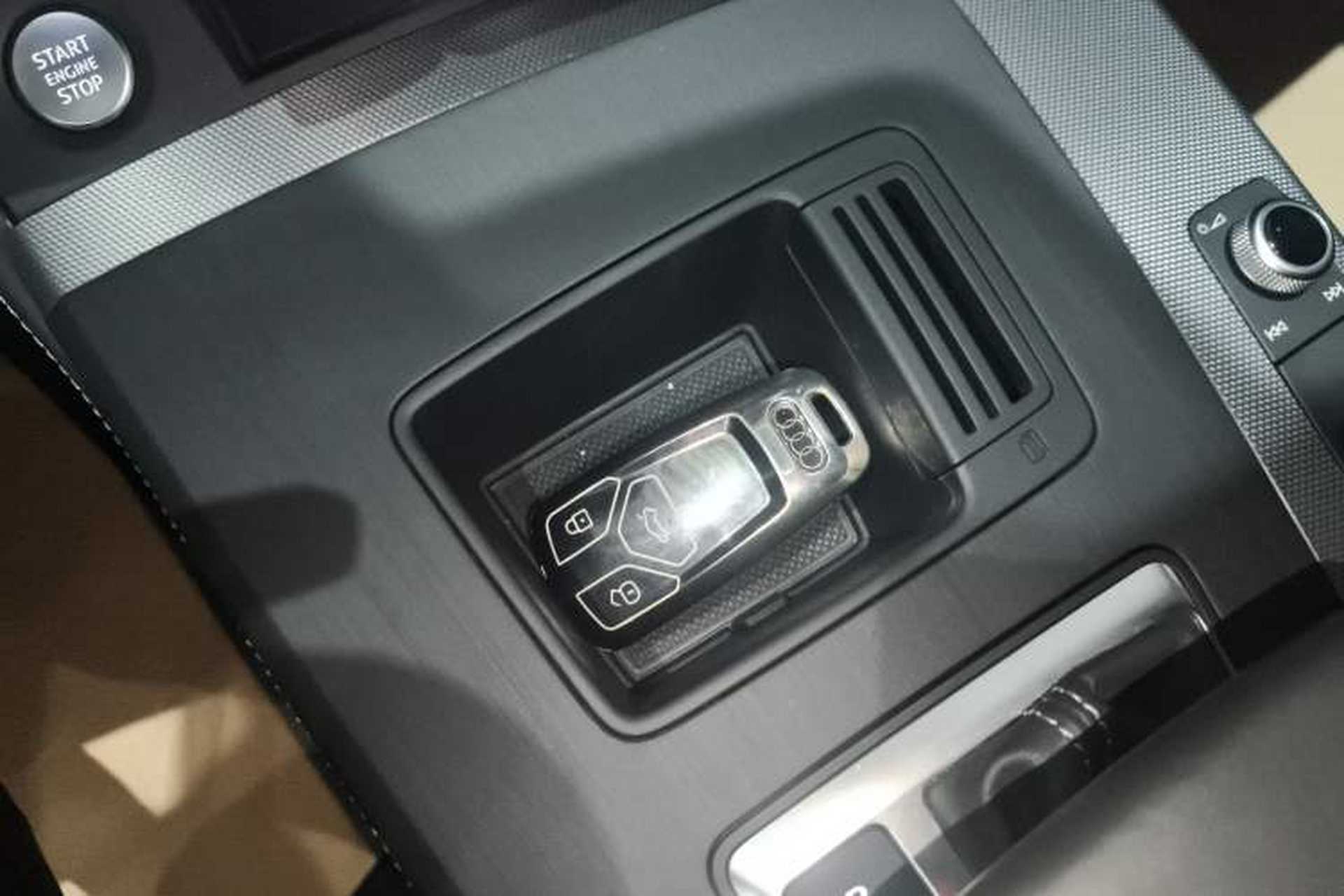 Used Audi Q5L 2023 40T Fashionable and Elegant Version Interior 1