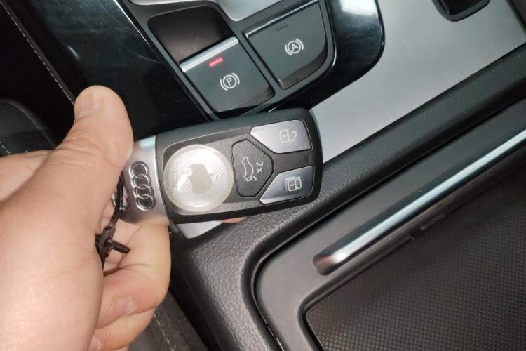 Used Audi Q5L 2023 40T Fashionable and Dynamic Edition Interior 1
