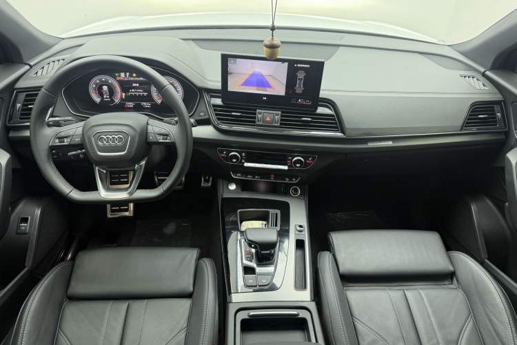 Used Audi Q5L 2023 40T Luxury Dynamic Model Interior 1
