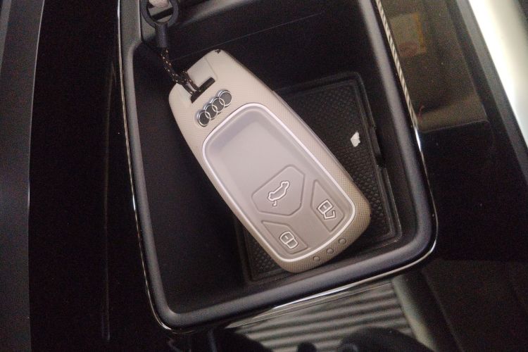 Used Audi Q5L 2023 40T Fashionable and Dynamic Edition Interior 1