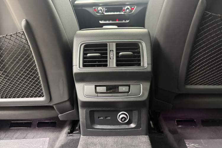 Used Audi Q5L 2023 40T Luxury Dynamic Model Interior 10