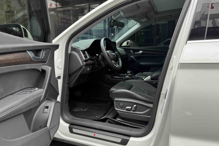 Used Audi Q5L 2023 40T Fashionable and Dynamic Edition Interior 2