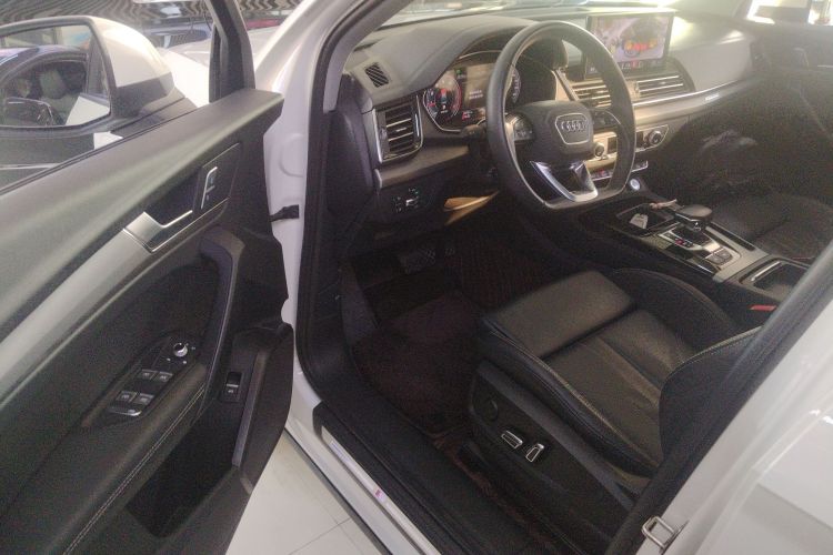 Used Audi Q5L 2023 40T Fashionable and Dynamic Edition Interior 3
