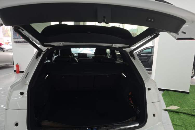 Used Audi Q5L 2023 40T Luxury Dynamic Model Interior 4
