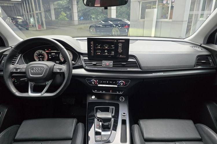Used Audi Q5L 2023 40T Fashionable and Dynamic Edition Interior 5