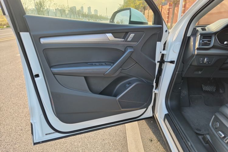 Used Audi Q5L 2023 40T Fashionable and Elegant Version Interior 8